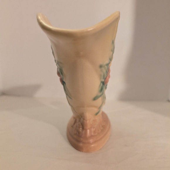 Vintage Hall Art Pottery Wildflower Cornucopia Vase - W 7 - 7 1/2 - Picture 4 of 12